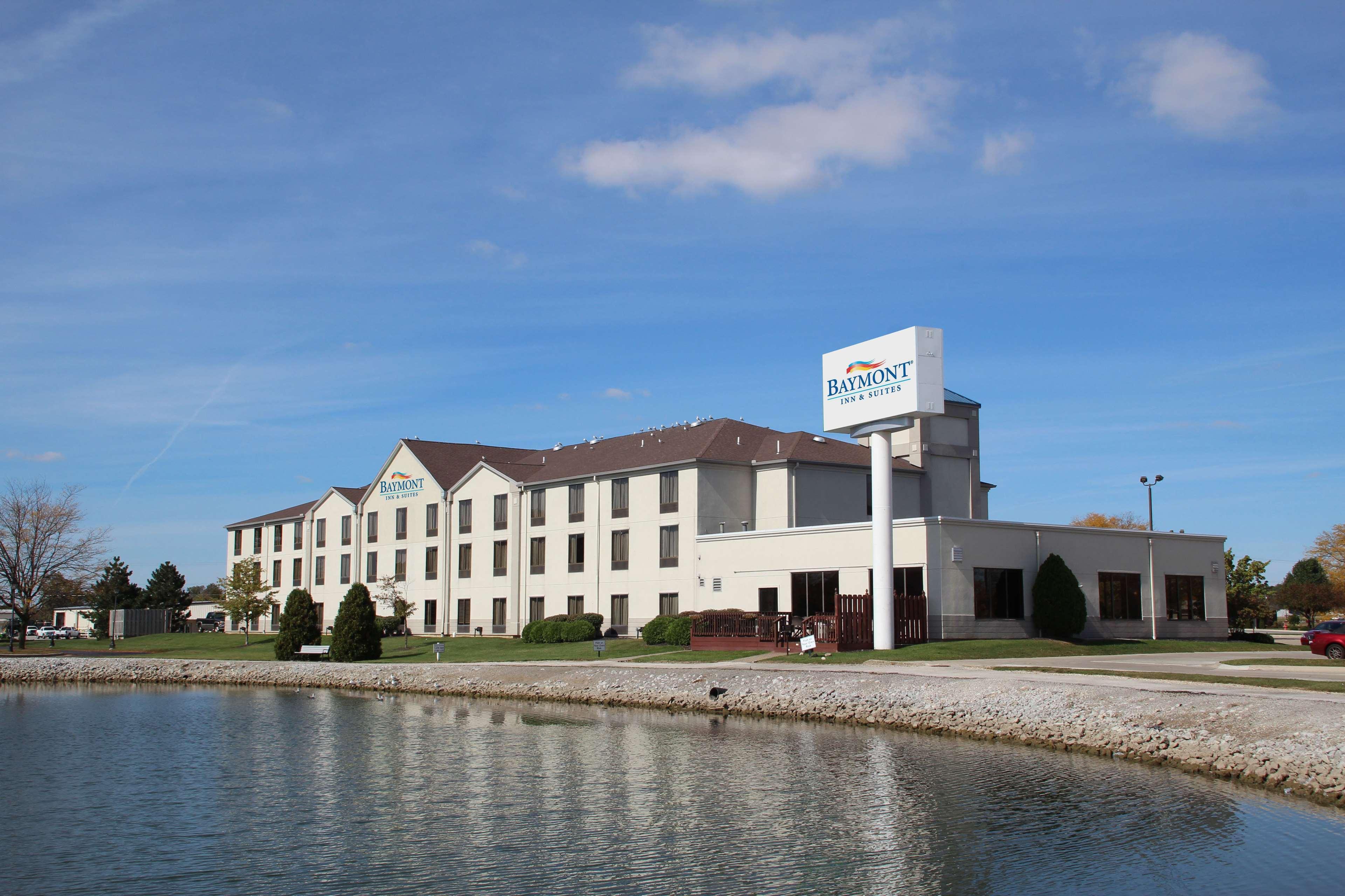 Baymont Inn & Suites By Wyndham Findlay Exterior photo