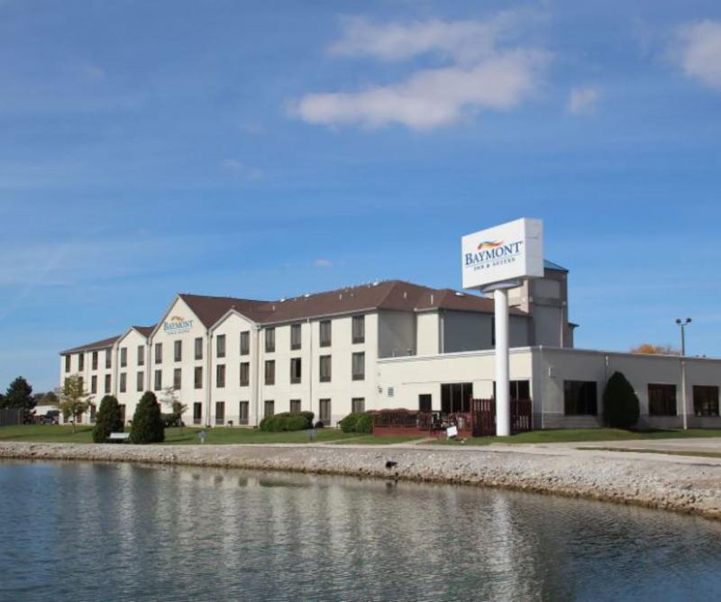 Baymont Inn & Suites By Wyndham Findlay Exterior photo